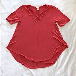 Cross cross flowy tee